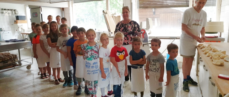Ferienprogramm bei der Bäckerei Dickenherr